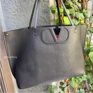 Valentino Garavani Vlogo Leather Fillme Tote
